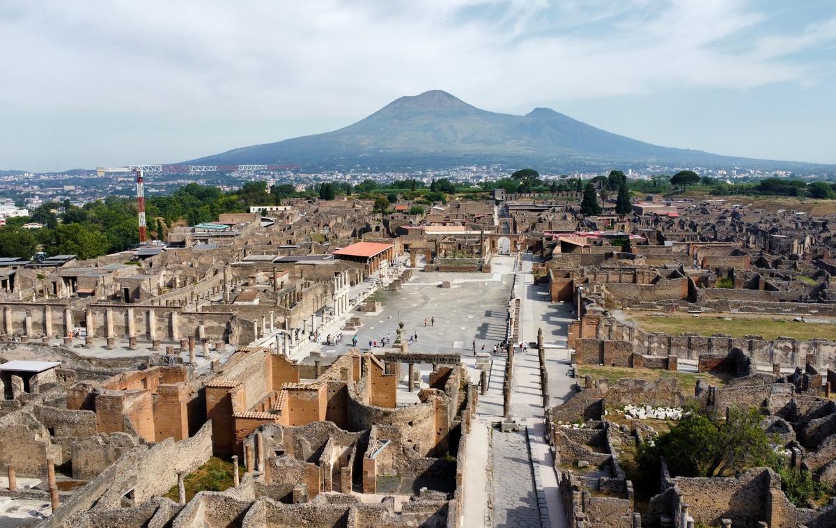 Pompeji | Pompeje ob vznožju Vezuva so leta 79 po več izbruhih vulkana prekrili pepel, blato in lava. | Foto Shutterstock