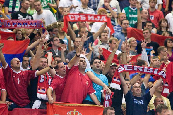Srbi se lahko z razlogom smejijo. Kaj pa Slovenci?