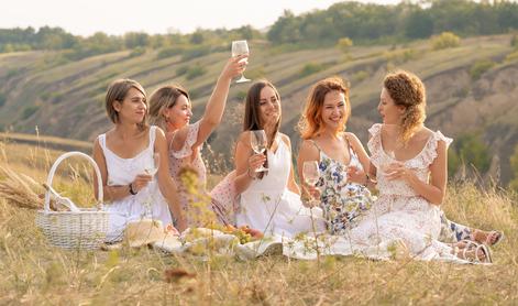 Kakšno obleko izbrati za druženje na pikniku?