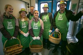 Slovenski zajtrk na vlaku, Slovenske železnice