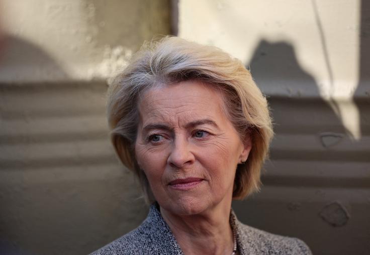 Predsednica Evropske komisije Ursula von der Leyen nasprotuje morebitni omilitvi sankcij zoper Iran, dokler se nadaljuje zatiranje iranskega prebivalstva. | Foto: Reuters