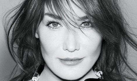 Carla Bruni se vrača v manekenske vode