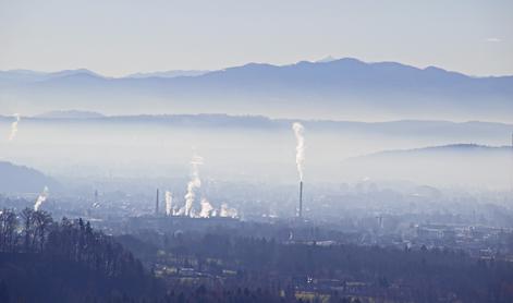 V več delih Slovenije v zraku zaznali zdravju škodljive delce