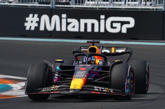 Max Verstappen zamuja na dirko, a ima najlepši razlog