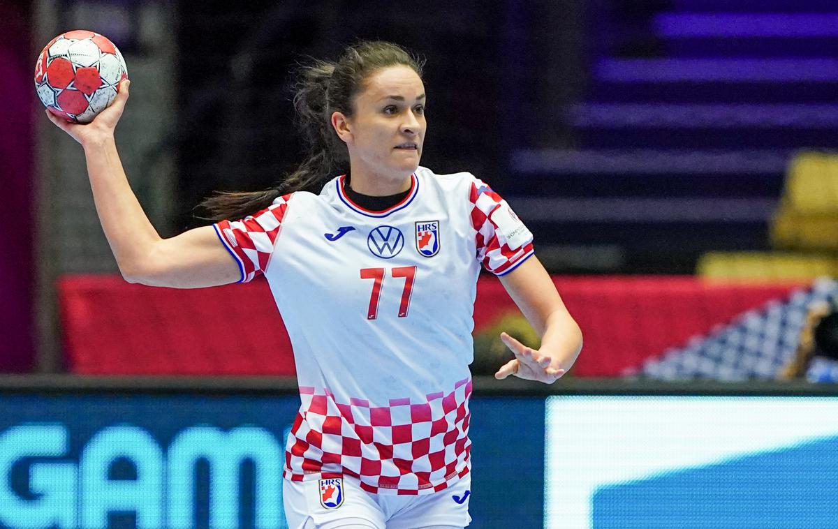 Valentina Blažević hrvaška rokometna reprezentanca | Hrvatice so proti Črnogorkam vknjižile pomembni dve točki. Valentina Blažević je k zmagi prispevala šest golov. | Foto Guliverimage