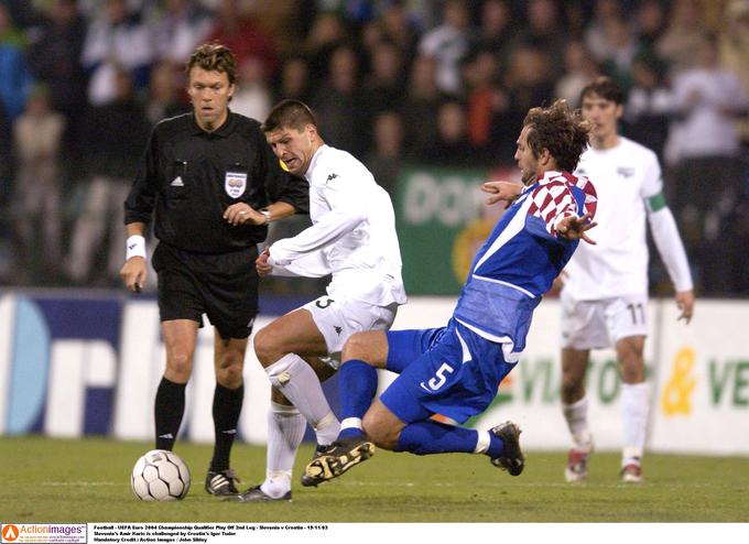 Leta 2003 je Slovenija v play-offu kvalifikacij za Euro 2004 izpadla proti Hrvaški. V Zagrebu je remizirala z 1:1, doma pa, čeprav je imela večino drugega polčasa igralca več, izgubila z 0:1. | Foto: Reuters