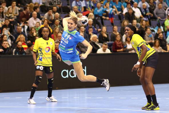 Slovenska reprezentantka bo tudi v klubu združila moči s sestro