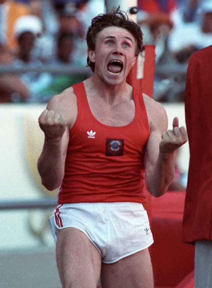 Proslava ob edinem olimpijskem naslovu v Seulu leta 1988. | Foto: Reuters