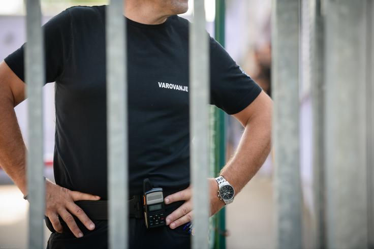 varnostnik, varovanje | Foto: STA