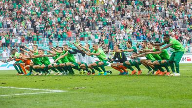 Olimpija tekmo odločila v treh minutah in spet švignila na vrh