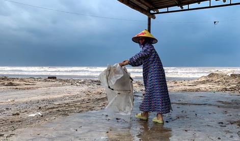 Vietnam v pripravljenosti: evakuirali več kot 250 tisoč ljudi