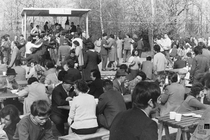 Prvomajski ples v Tivoliju leta 1967. Hrani Muzej novejše zgodovine Slovenije. Foto: Nace Bizilj | Foto: Nace Bizilj, hrani Muzej novejše zgodovine