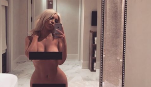 Kim Kardashian objavila selfie, na katerem je popolnoma gola
