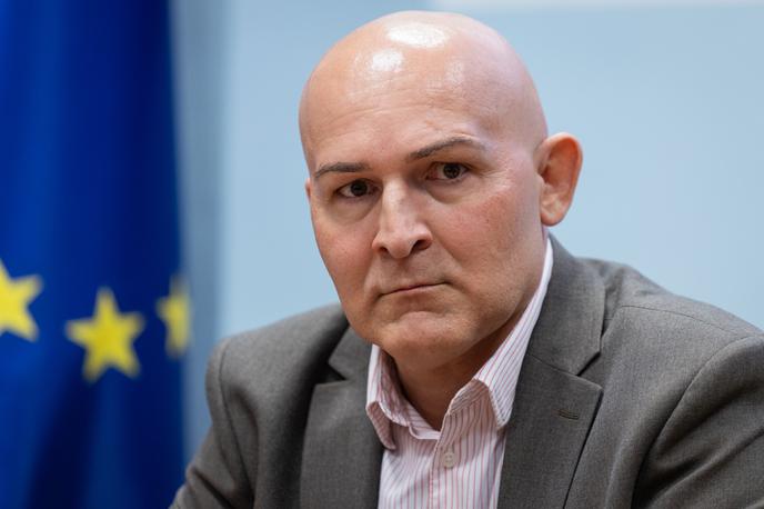 Borut Rončević | Minister Borut Rončević je pojasnil sestavo strokovnega sveta, v katerem imajo po njegovih besedah ključno vlogo praktiki. | Foto STA
