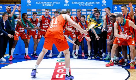 Cedevita Olimpija s trojko v zaključku tekme do šeste zaporedne superpokalne lovorike