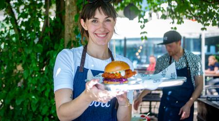 Skrivnost najboljšega burgerja? To nam je povedala tekmovalka MasterChefa.