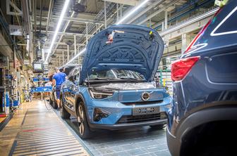 Geely seli proizvodnjo v Evropo: premijske modele bo izdeloval v Volvovih tovarnah