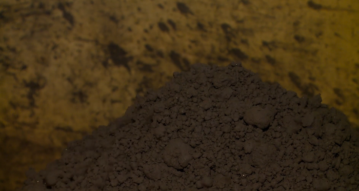 Ker novih dovoljenj ne bo, v kar polovici slovenskih komunalnih podjetij, ta pri prečiščevanju ustvarijo okoli 80 tisoč ton blata na leto, zdaj ne vedo, kam z njim. | Foto: Planet TV