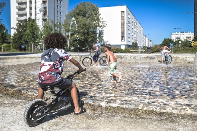 Vročina v mestu Pau na jugozahodu Francije | Foto Reuters