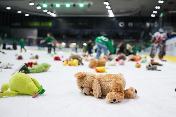 Innsbruck na tekmi z dobrodelno noto poglobil krizo Olimpije