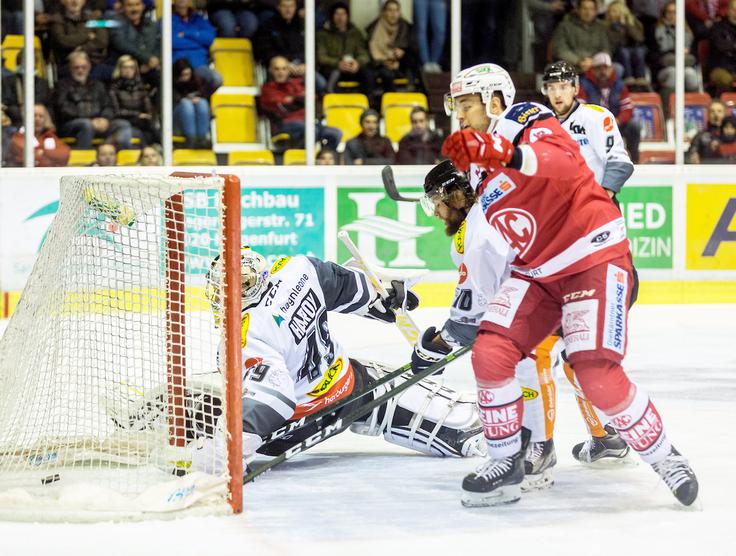 Žiga Pance je zabil prvi gol Celovca na tekmi z Dorbnbirnom. KAC je zmagal s 5:2. | Foto: Sportida