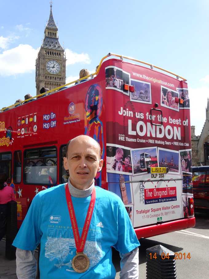Fabjan pred londonsko znamenitostjo - dvonadstropnim avtobusom.  | Foto: Osebni arhiv