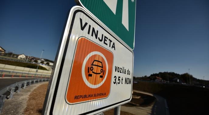 Pozor, vinjete bodo potekle kar 345 tisoč voznikom