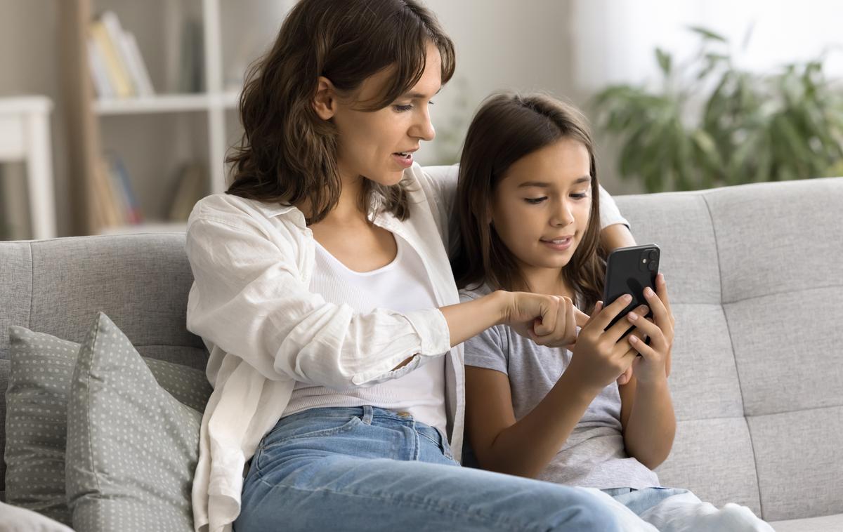 Pametni telefon | Že dodobra utečeno šolsko leto je lahko pravi trenutek za vzpostavitev prve digitalne samostojnosti – z rešitvijo, ki je preprosta, pregledna in deluje takoj. | Foto Shutterstock