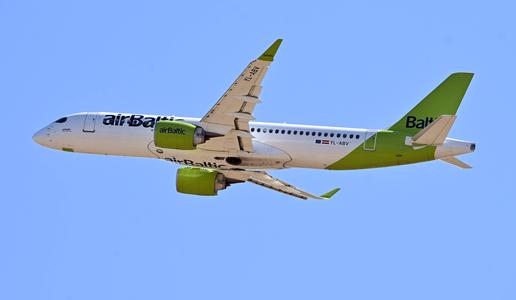 Od zdaj neposredna letalska povezava s Tenerifom