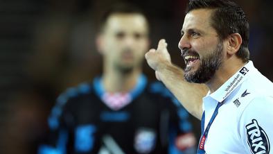 Kaos v Veszpremu, posredovala naj bi tudi policija. Celjan v postavi kroga.
