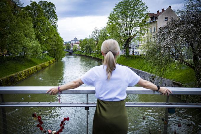 Večinoma potuje sama, a kot pravi, na potovanjih ni nikoli osamljena. | Foto: Ana Kovač