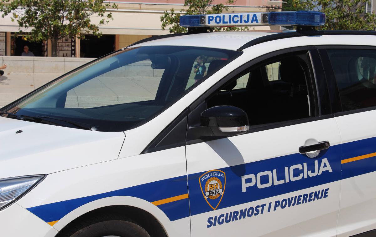 Hrvaška policija | Šestinštiridesetletnik, ki je eksplozivno napravo pospravil v avtomobil, je osumljen kaznivega dejanja ogrožanja splošne varnosti, življenja in premoženja.  | Foto Guliverimage