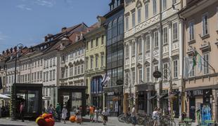 Poznate zgodbo te opazne stavbe v središču Ljubljane?