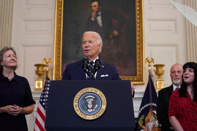 Biden je med drugim izjavil, da je skupaj z njihovimi družinami po telefonu spregovoril z izpuščenimi ameriškimi državljani in imetnikom zelene karte. Dodal je, da bodo kmalu na poti v ZDA.  | Foto: Reuters