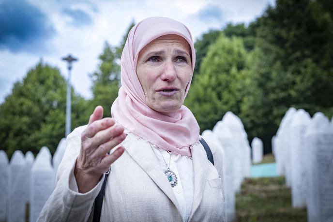 Samija | Tu sem, da se ne pozabi in da se to, kar se je zgodilo meni, ne bi zgodilo nikomur," nam je povedala 52-letna Samija, ki je bila v času genocida 22-letna mama sina Adema. Star je bil leto in pol. | Foto Ana Kovač