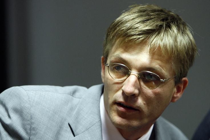 Peter Jančič "Gotovo gre za udarec vladi, predvsem zato, ker so ravnali izrazito nepremišljeno, ko so na hitro sprejeli zelo slabo pripravljen zakon, v katerem niso jasno predstavljene finančne posledice in ki govori o gradnji samo enotirne železnice." | Foto: STA ,