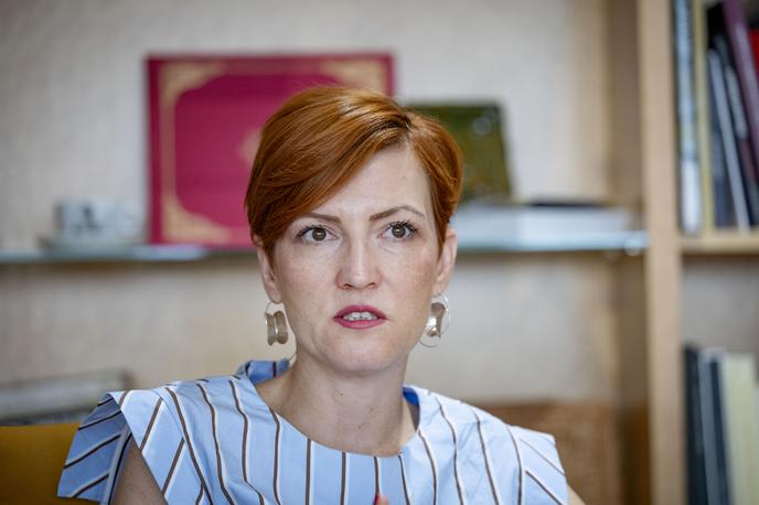 Asta Vrečko | Na ministrstvu za kulturo, ki ga vodi Asta Vrečko, opozarjajo, da so se v zadnjem času podobni incidenti prevečkrat ponovili, da bi jih lahko razumeli kot naključja. | Foto Ana Kovač
