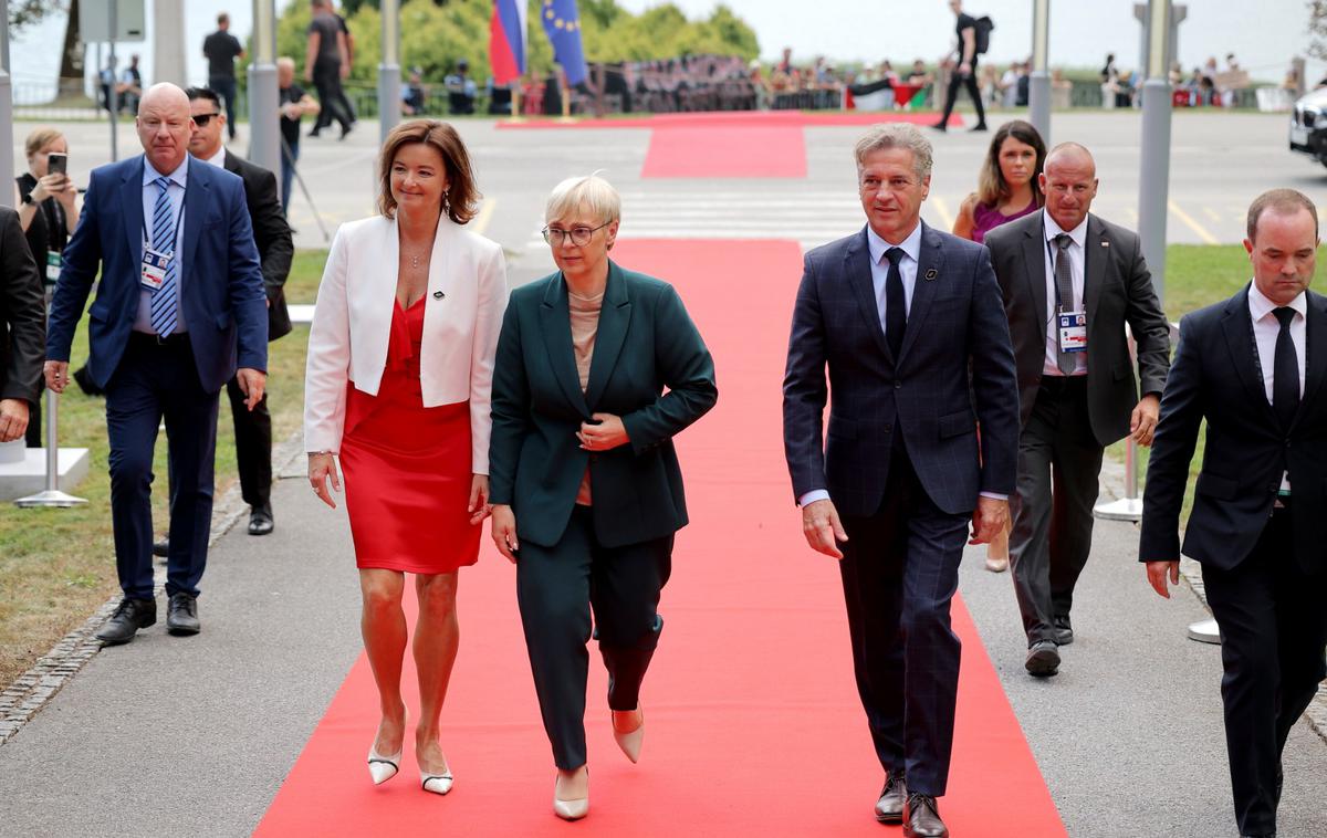 Nataša Pirc Musar Robert Golob | Odziv je kabinet podal po tem, ko je predsednica Pirc Musar po navedbah njenega urada izrazila resne zadržke do postavitve štirih kandidatov na veleposlaniška mesta, o čemer je že obvestila zunanjo ministrico Tanjo Fajon in premierja Roberta Goloba. | Foto STA