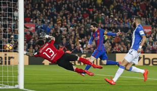 Messi v zadnji minuti z enajstmetrovke rešil Barcelono pred novo blamažo