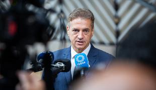 Zdolšek: KPK je po treh letih Golobu pustila le očitek o dveh SMS-sporočilih