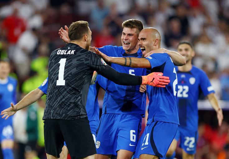 Slovenska izbrana vrsta je najvišje na lestvici posegla leta 2010, ko je med oktobrom in decembrom zasedala 15. mesto. | Foto: Reuters
