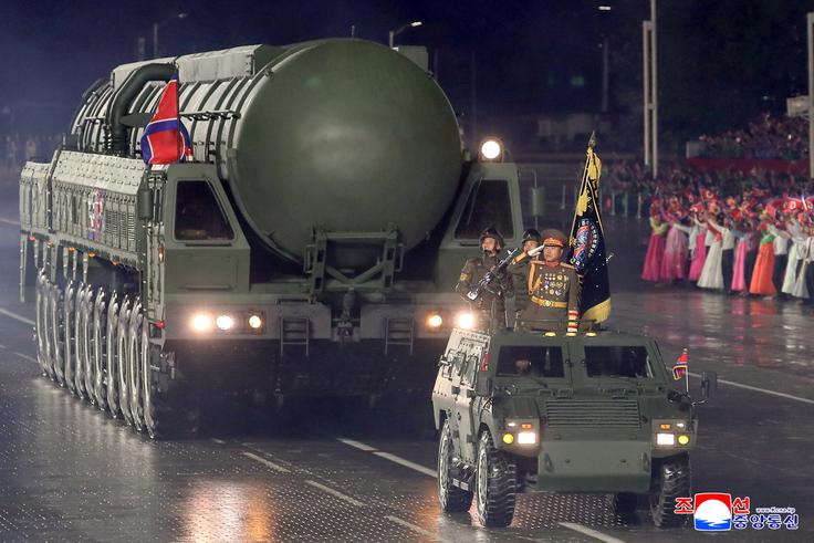 Vojaška parada v Pjongjangu v Severni Koreji | Foto: Reuters