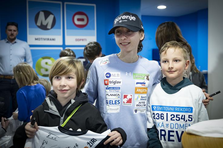 Nika Prevc je letos v Vikersundu poletela rekordnih 236 metrov. | Foto: Ana Kovač