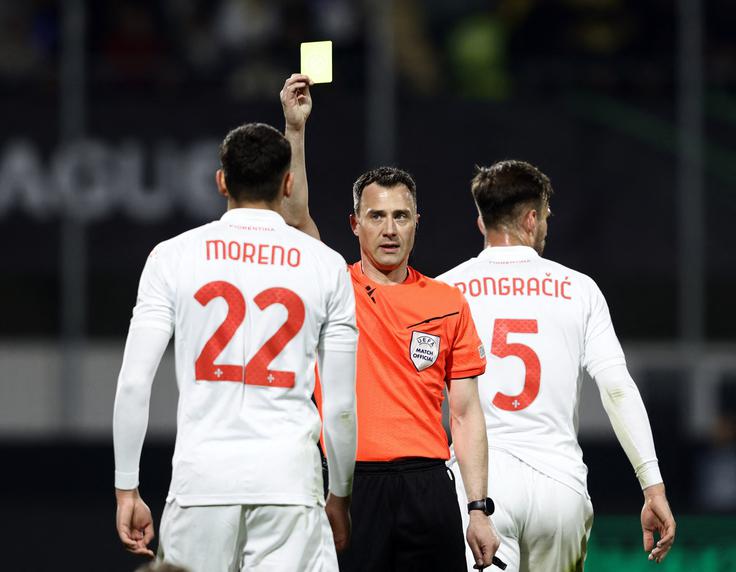 Argentinec Matias Moreno zaradi kazni rumenih kartonov ne bo mogel kandidirati za četrtkov dvoboj. Podobno velja za Doda in Nicola Zaniola. | Foto: Reuters