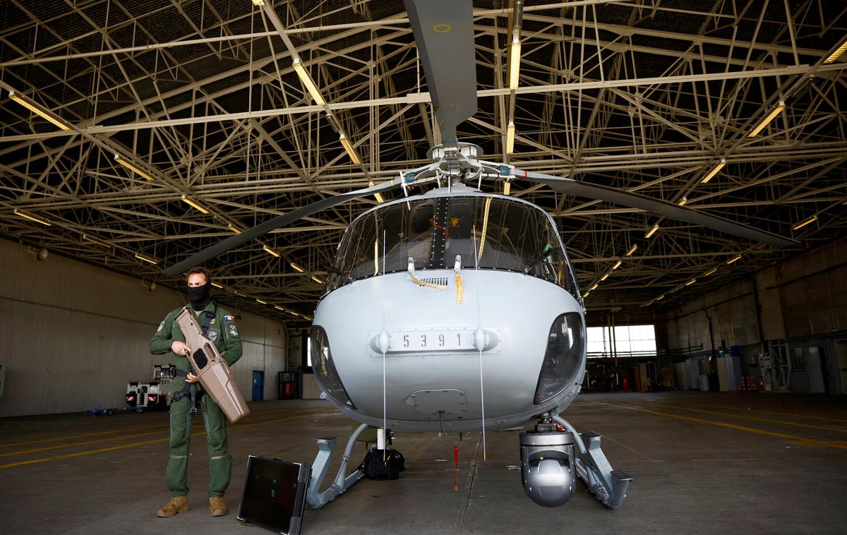 Pariz 2024, policijska enota za boj proti dronom | Francoske varnostne sile na dan prestrežejo v povprečju šest brezpilotnih letalnikov. | Foto Reuters