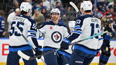 Winnipeg Jets ugnali Nashville in še naprej vodijo v NHL