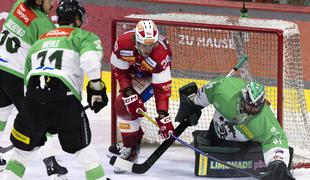 Olimpija po loteriji končala zmagovito serijo Celovca, Tičarjevi ugnali prvaka