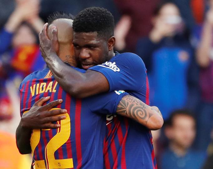 Odhajata tudi čilski vezist Arturo Vidal in francoski branilec Samuel Umtiti. | Foto: Reuters