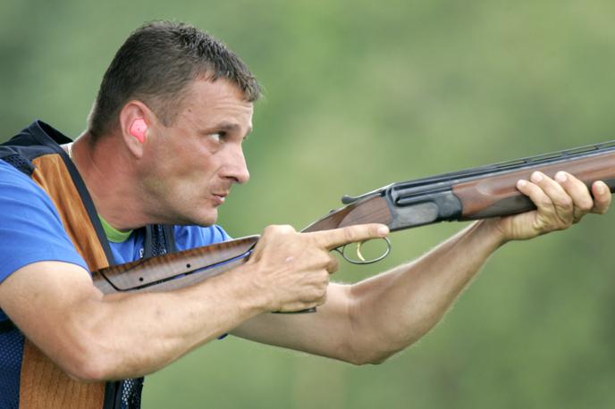 Denis Vatovec | Denis Vatovec je izvrstno streljal in v treh serijah zgrešil le eno letečo tarčo. | Foto STA