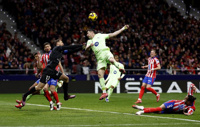 Jan Oblak je po odličnem začetku v zadnjih dobrih 20 minutah tekme prejel kar štiri zadetke. | Foto: Reuters